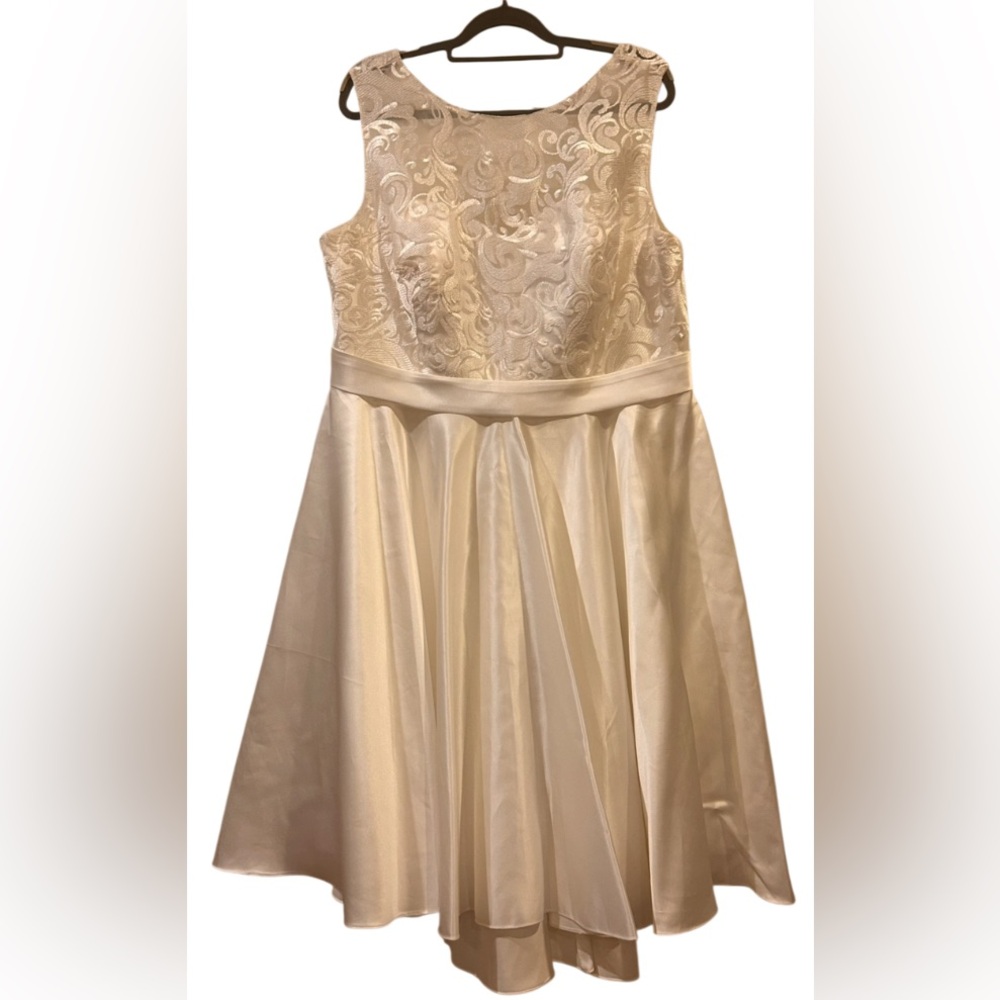 JJsHouse Plus size Wedding Dress NWT